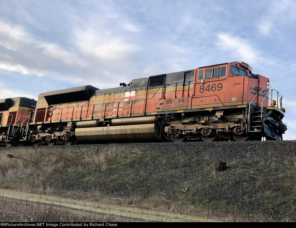 BNSF 8469